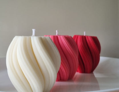 Scented Wavy Spiral Candle/ Size S / Handmade Soy Candle